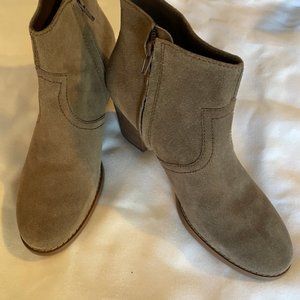 Crown Vintage Camel Suede booties size 9
